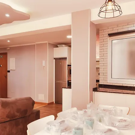 Céntrico Romil 26 By Vigovacaciones *